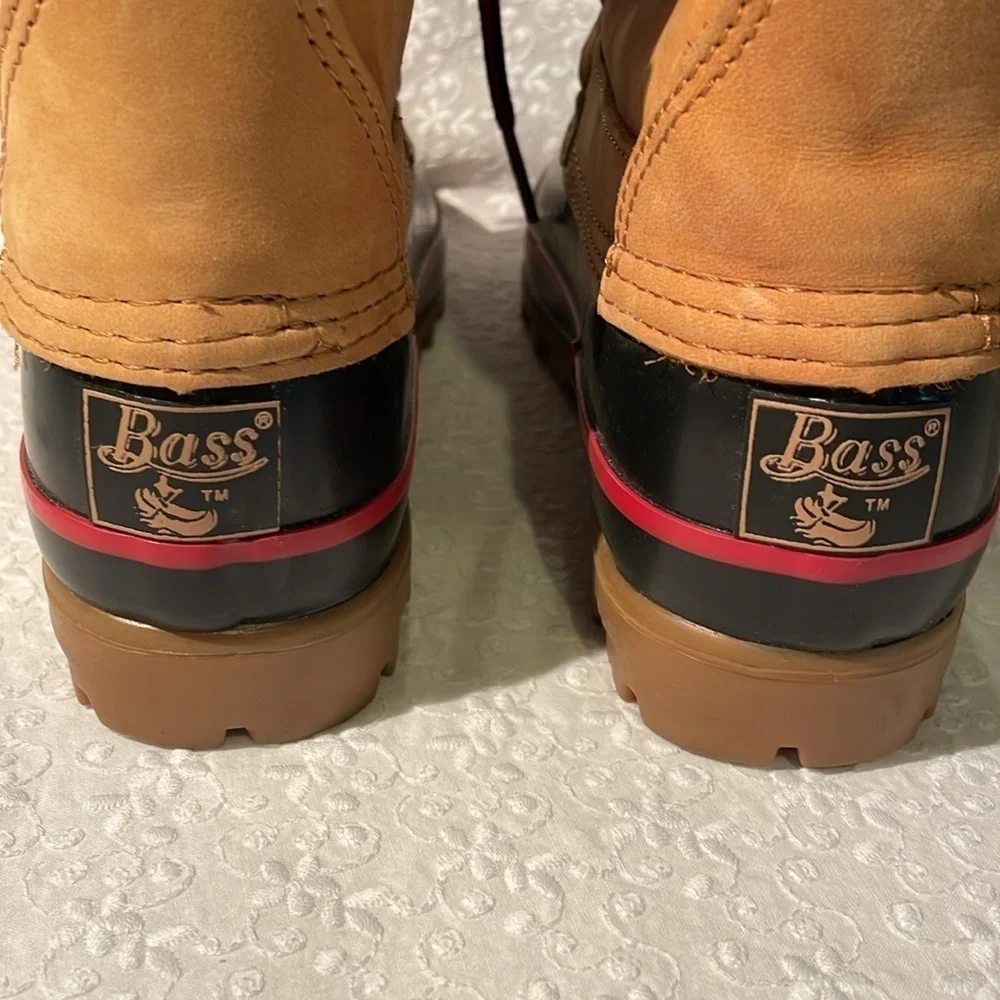 BASS Women’s Waterproof Duck Boots size 5 Thermolite